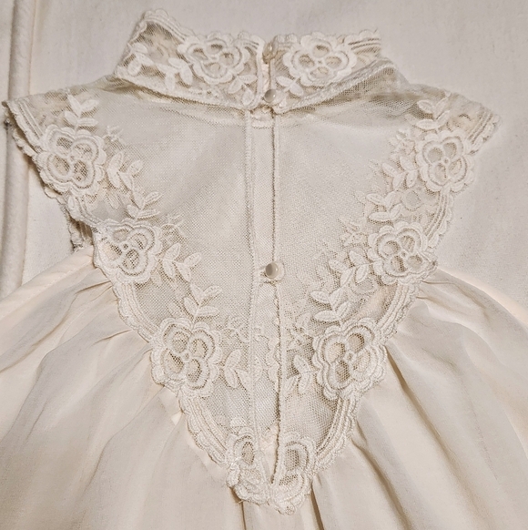 Altar'd State Lace Sleeveless Blouse Beige Medium - Picture 9 of 12